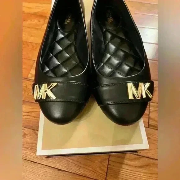 Michael Kors Brand new with box Jilly Ballet size 6 - Picture 14 of 14